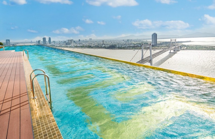 Wyndham Danang Golden Bay Hotel 5*