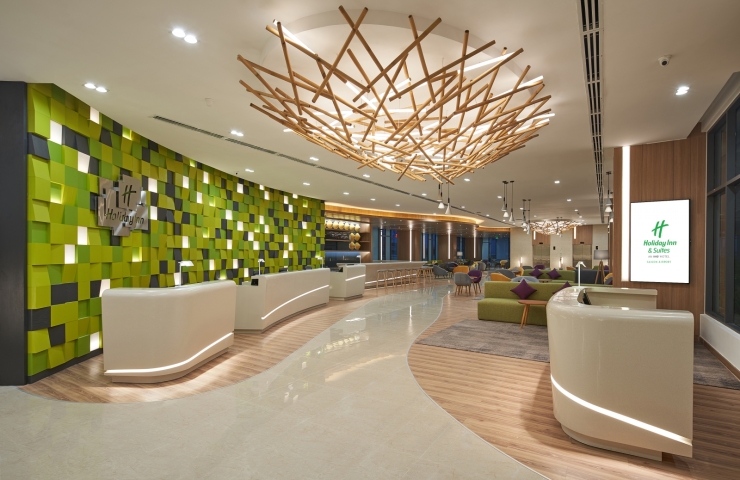 Holiday Inn & Suites Saigon Airport 5*